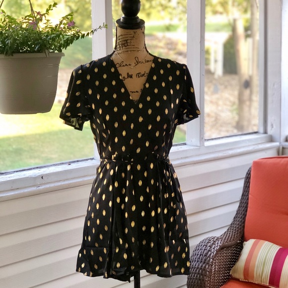 🍃LAST 1 Sm💕NWT Black&Gold Flutter Sleeve Romper - Picture 2 of 14